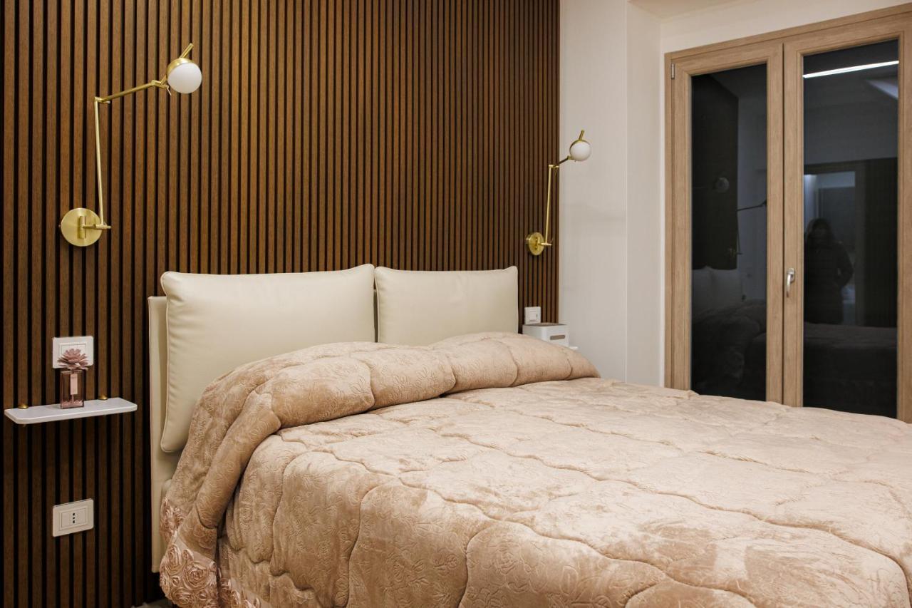Next To Sea Apartment Crotone Exterior photo